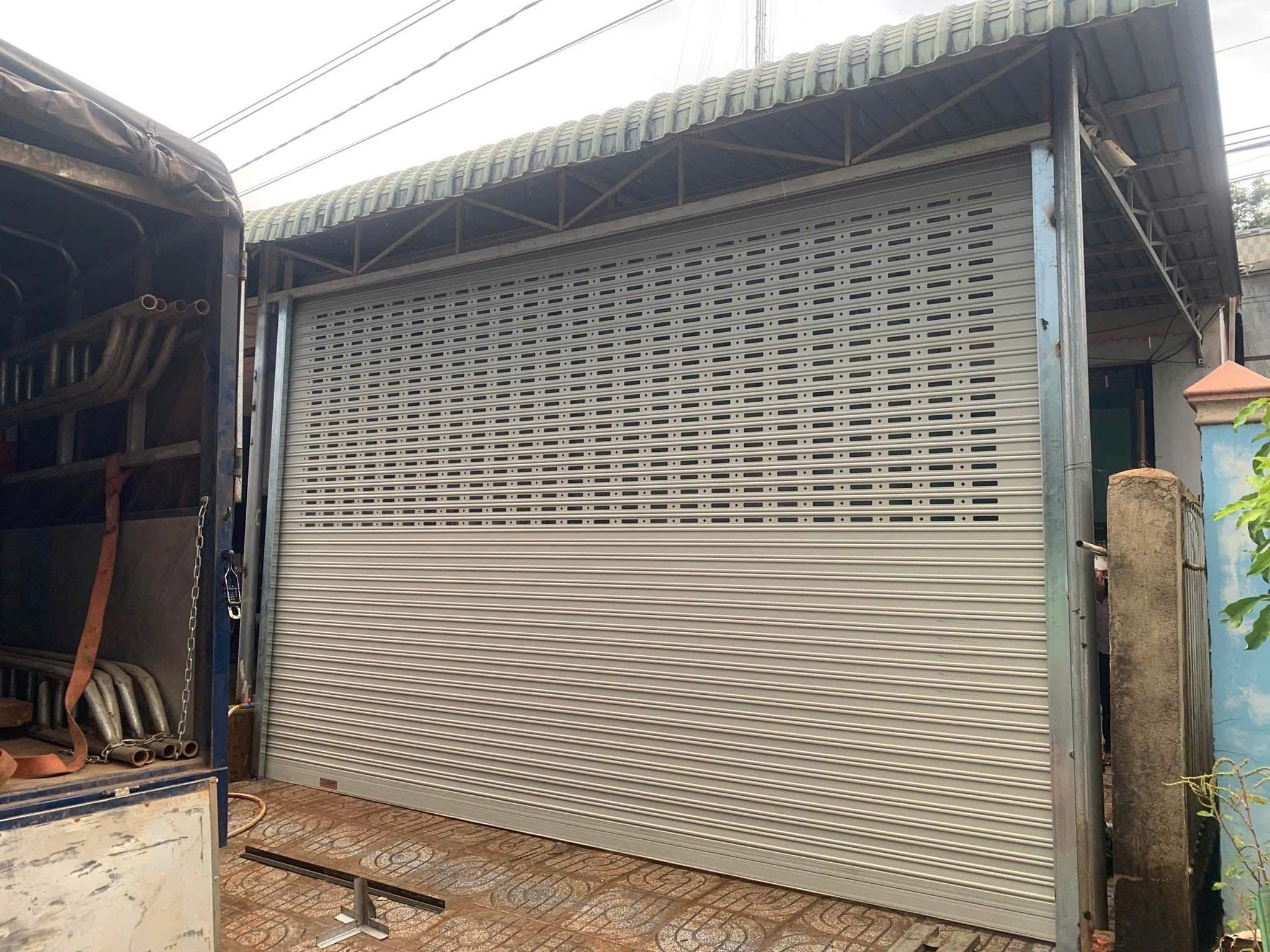 Thi công cửa cuốn nhà phố Tường Phương